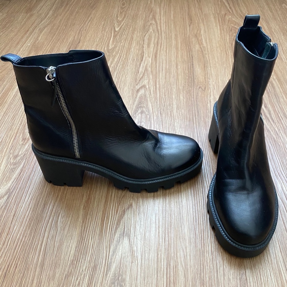 ZARA Basic Chunky Heel Boots Black
